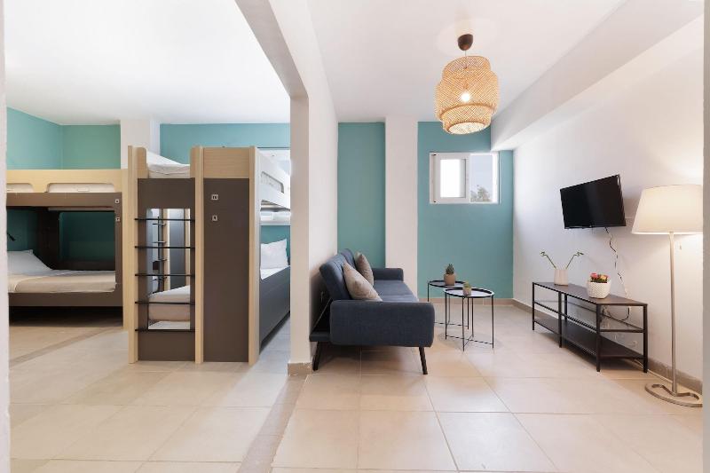 Local Hostel & Suites image