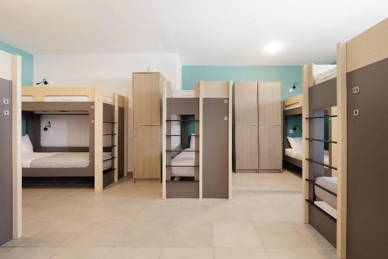 Local Hostel & Suites image