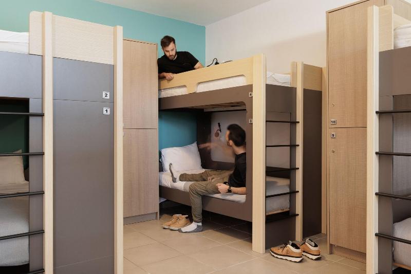 Local Hostel & Suites image