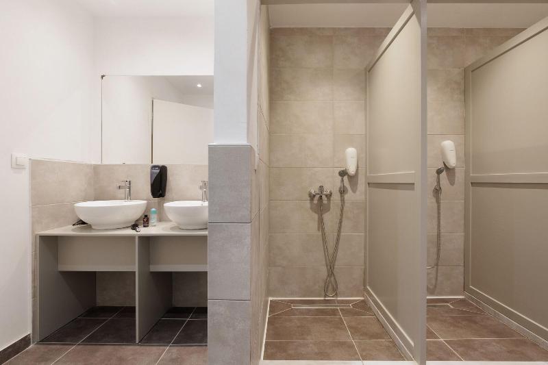 Local Hostel & Suites image