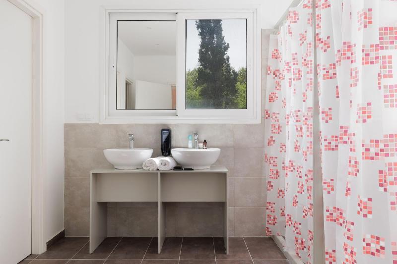 Local Hostel & Suites image