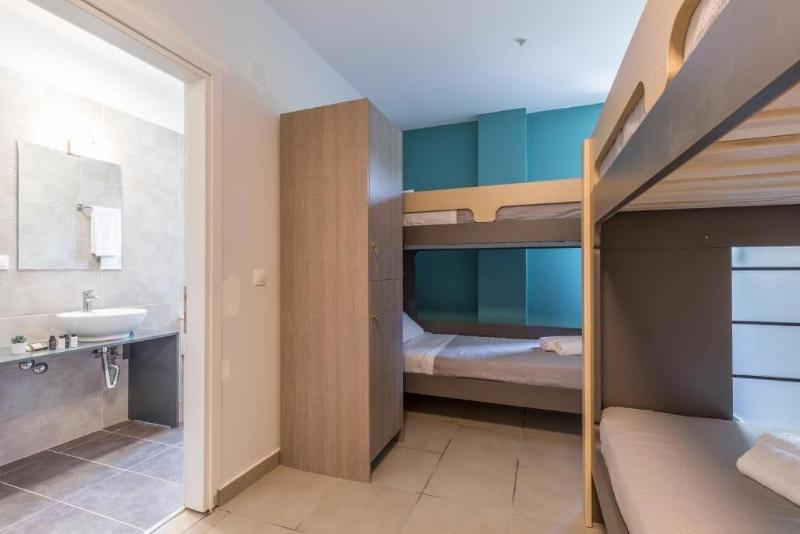 Local Hostel & Suites image