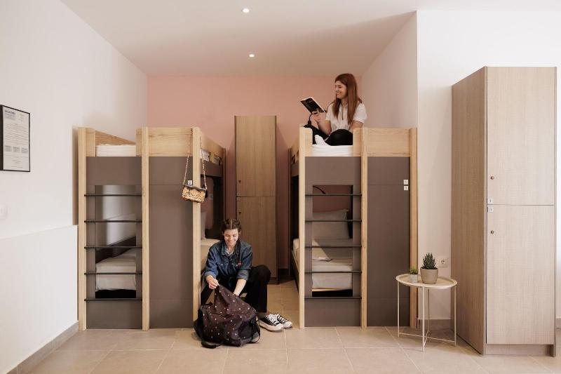Local Hostel & Suites image
