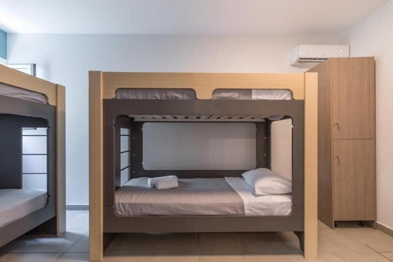 Local Hostel & Suites image