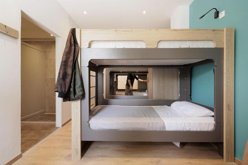 Local Hostel & Suites image