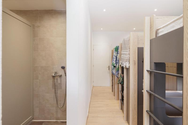 Local Hostel & Suites image