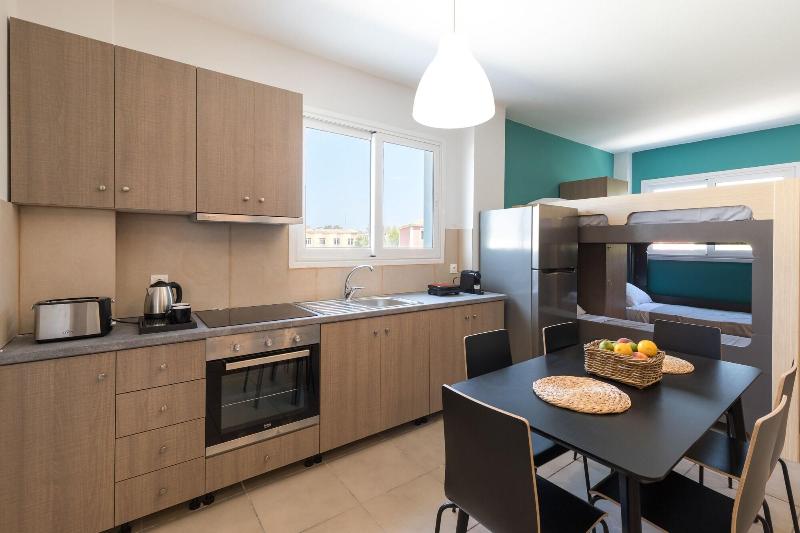 Local Hostel & Suites image