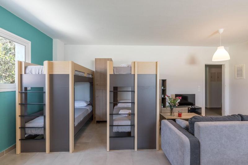 Local Hostel & Suites image
