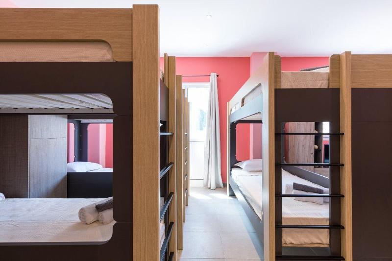 Local Hostel & Suites image