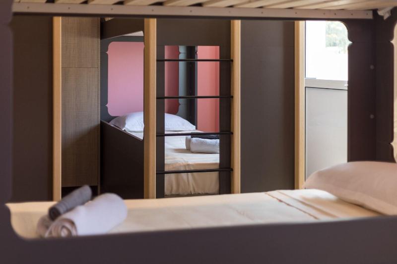 Local Hostel & Suites image