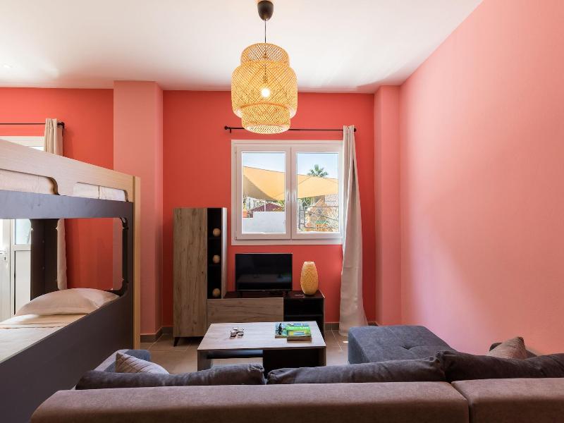 Local Hostel & Suites image