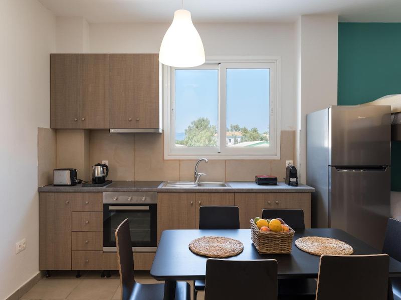 Local Hostel & Suites image