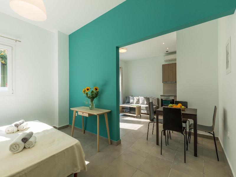 Local Hostel & Suites image