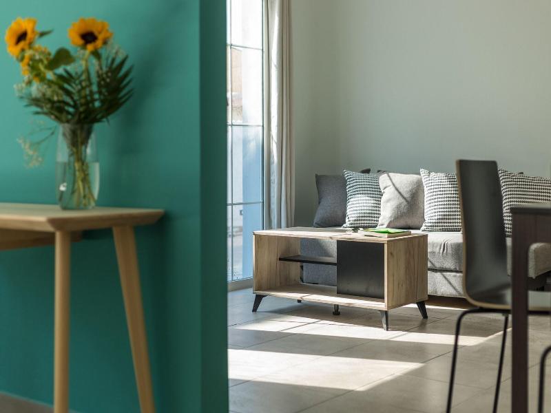 Local Hostel & Suites image