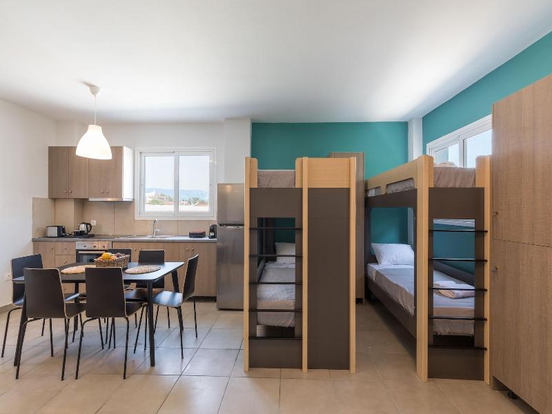 Local Hostel & Suites image