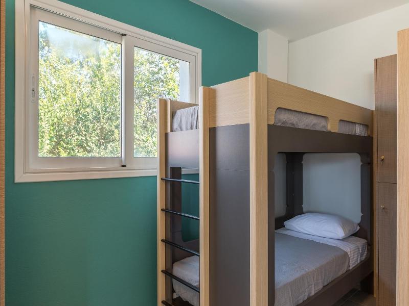 Local Hostel & Suites image