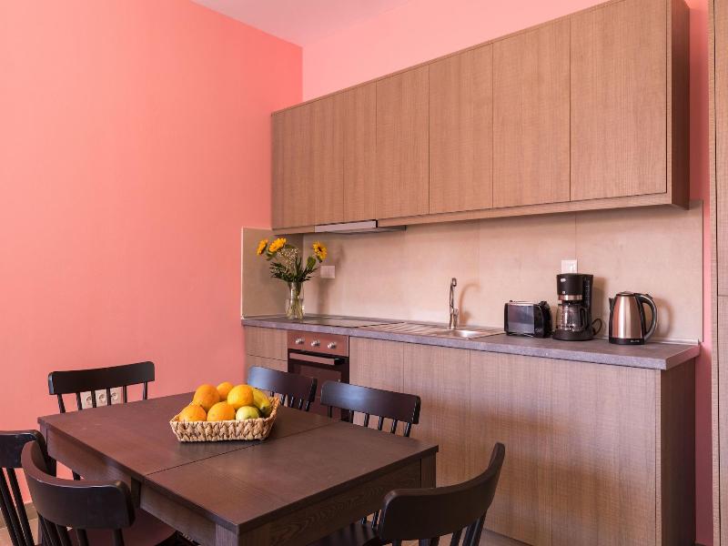 Local Hostel & Suites image