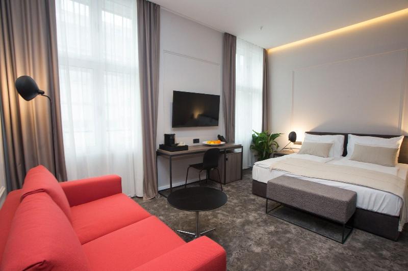 Manda Heritage Hotel image