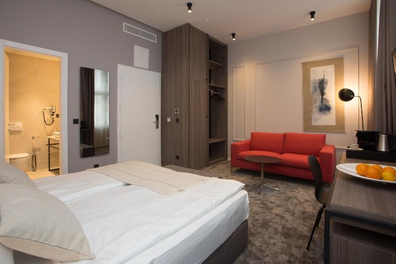 Manda Heritage Hotel image