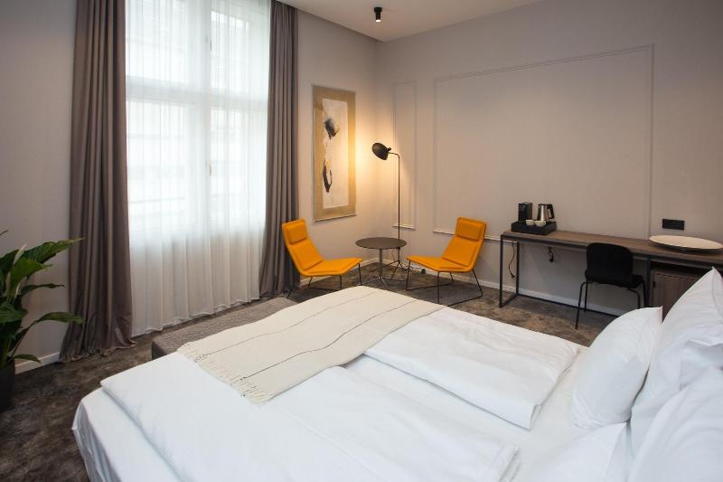Manda Heritage Hotel image