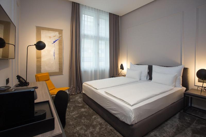 Manda Heritage Hotel image