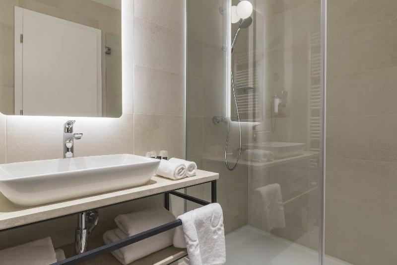 Manda Heritage Hotel image