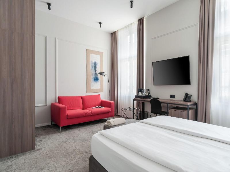 Manda Heritage Hotel image