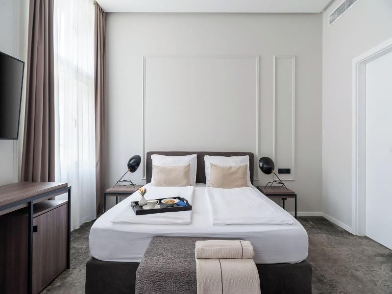 Manda Heritage Hotel image
