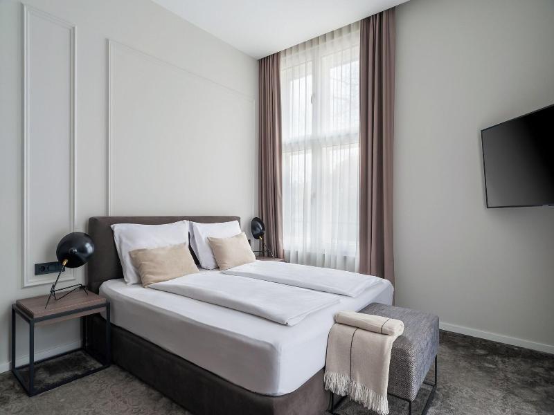 Manda Heritage Hotel image