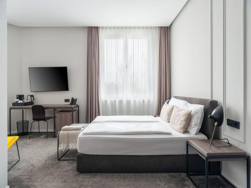 Manda Heritage Hotel image