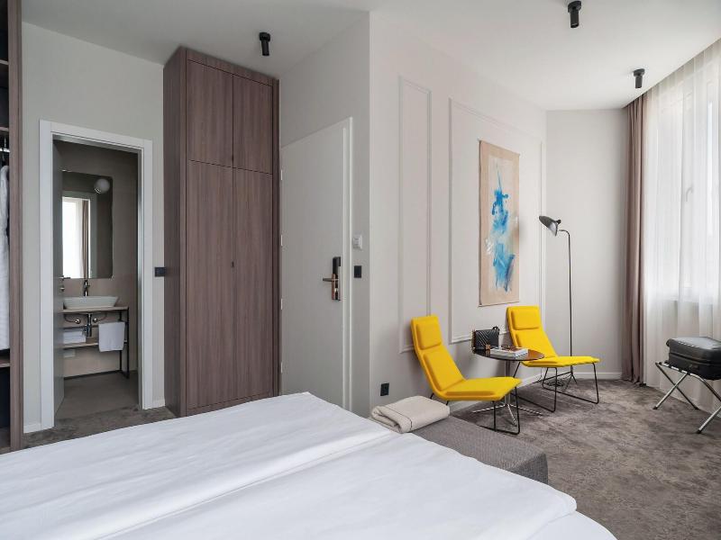 Manda Heritage Hotel image