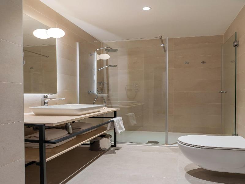 Manda Heritage Hotel image