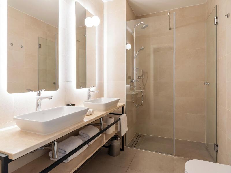 Manda Heritage Hotel image