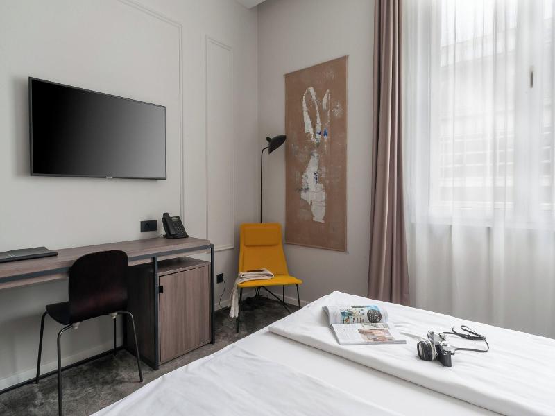 Manda Heritage Hotel image