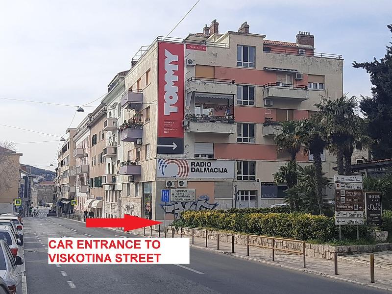 Central Split Apartments and Rooms Paese image