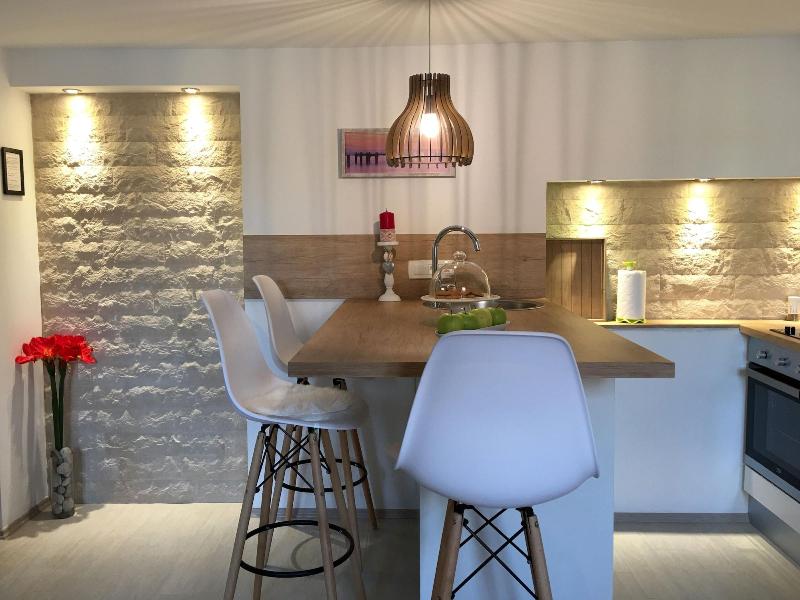 Central Split Apartments and Rooms Paese image