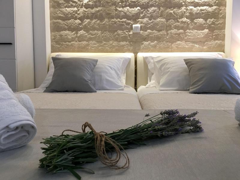 Central Split Apartments and Rooms Paese image