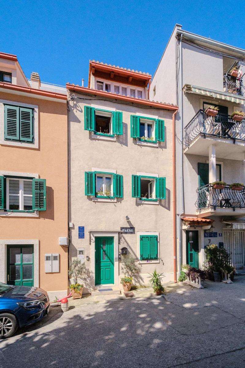 Central Split Apartments and Rooms Paese image
