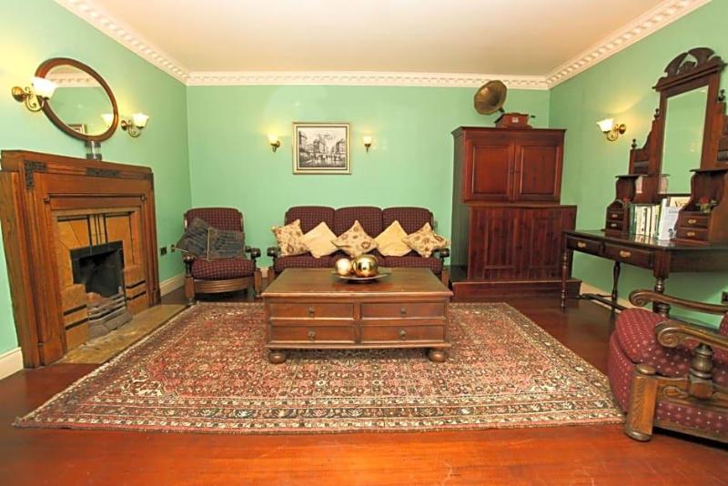 Kilcoolys Country House Hotel image