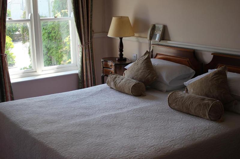 Kilcoolys Country House Hotel image