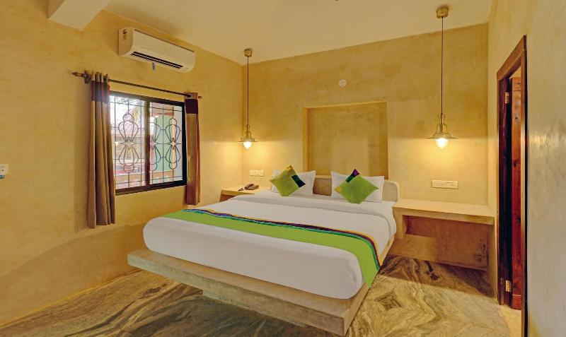 Treebo Trend Morjim Banyan Resort image