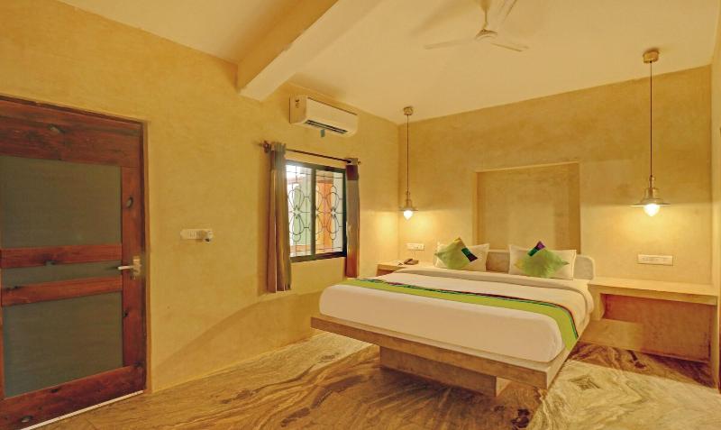 Treebo Trend Morjim Banyan Resort image
