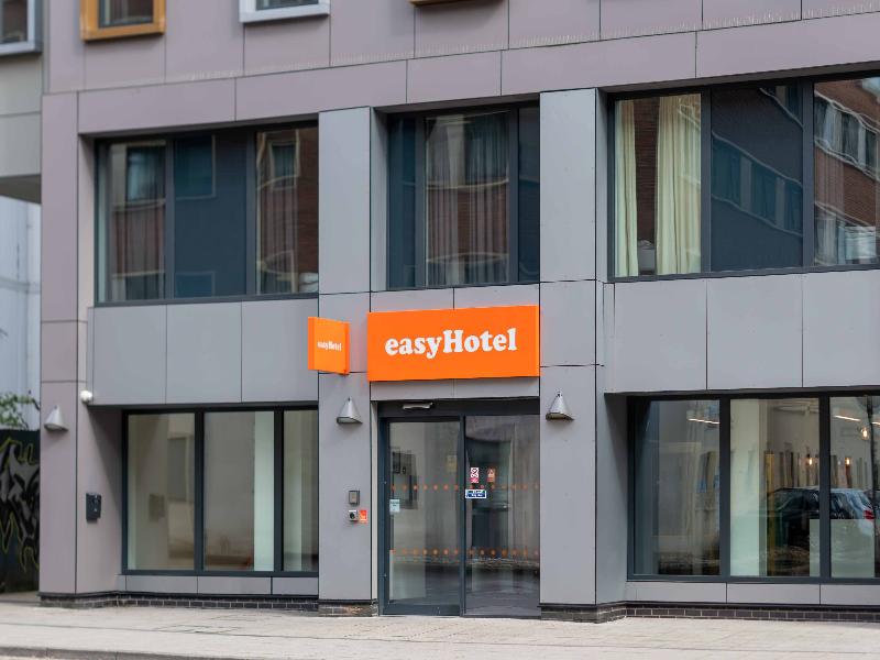easyHotel Cardiff image