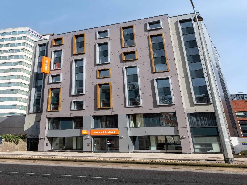 easyHotel Cardiff image