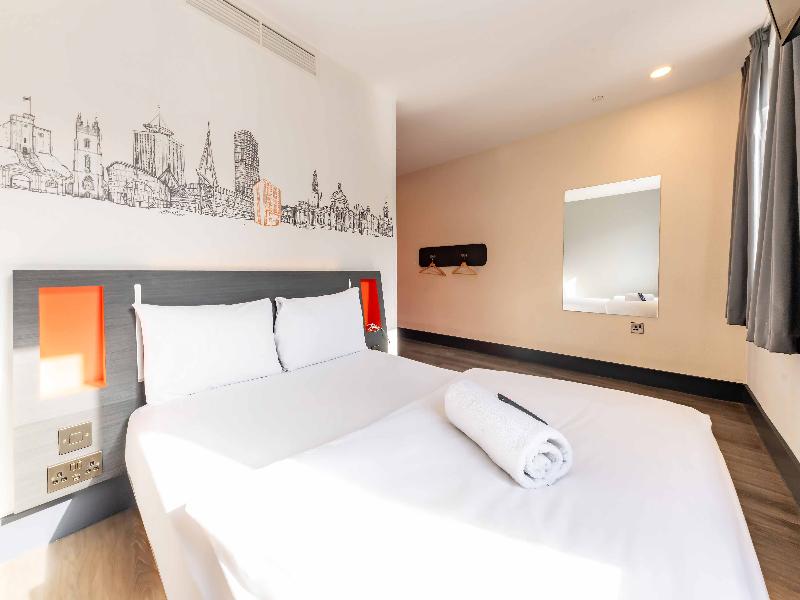 easyHotel Cardiff image