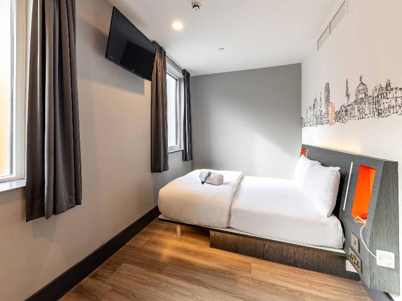 easyHotel Cardiff image