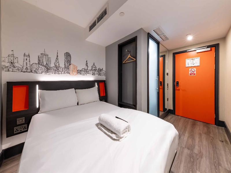easyHotel Cardiff image