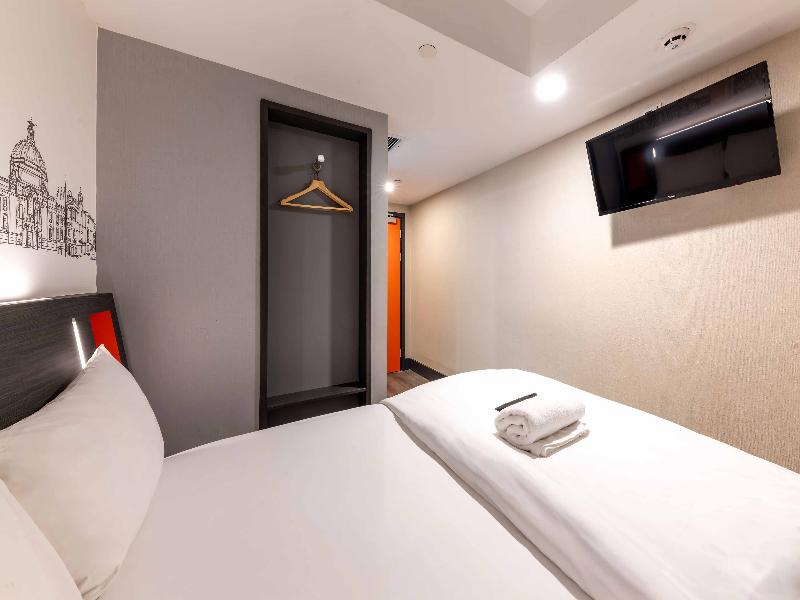easyHotel Cardiff image