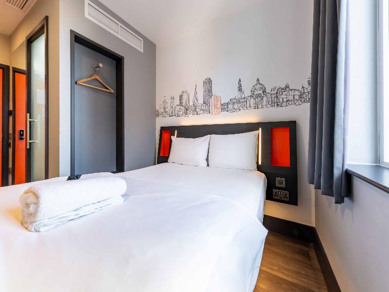 easyHotel Cardiff image