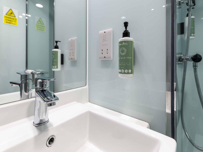 easyHotel Cardiff image